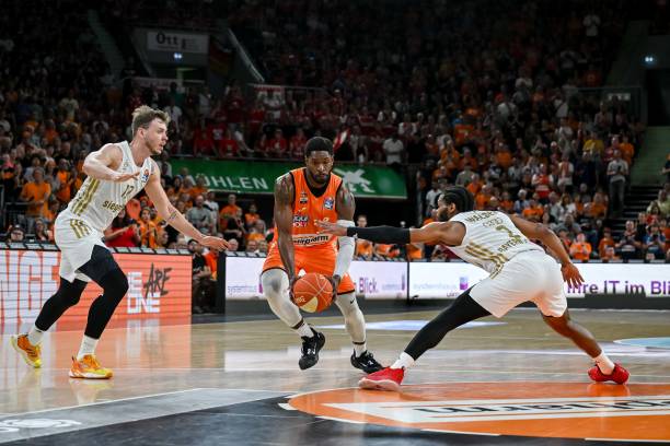 的格局中 的格局中